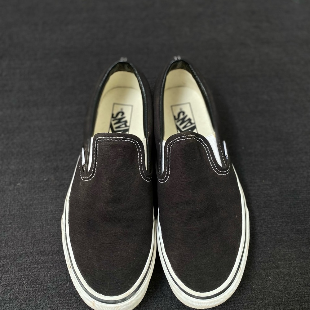 Vans - Picture 3 of 5